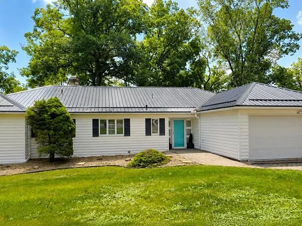 2 Tara Dr, Johnstown, PA 15905