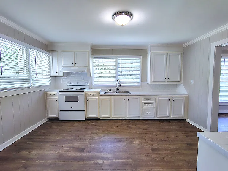 65 Rock Hill Rd — Photo 9
