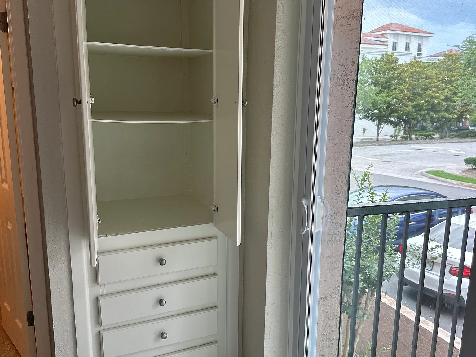 2 bed, 960 sqft, $1,600 — Photo 3
