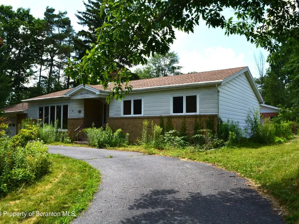 1205 Layton Rd, Clarks Summit, PA 18411