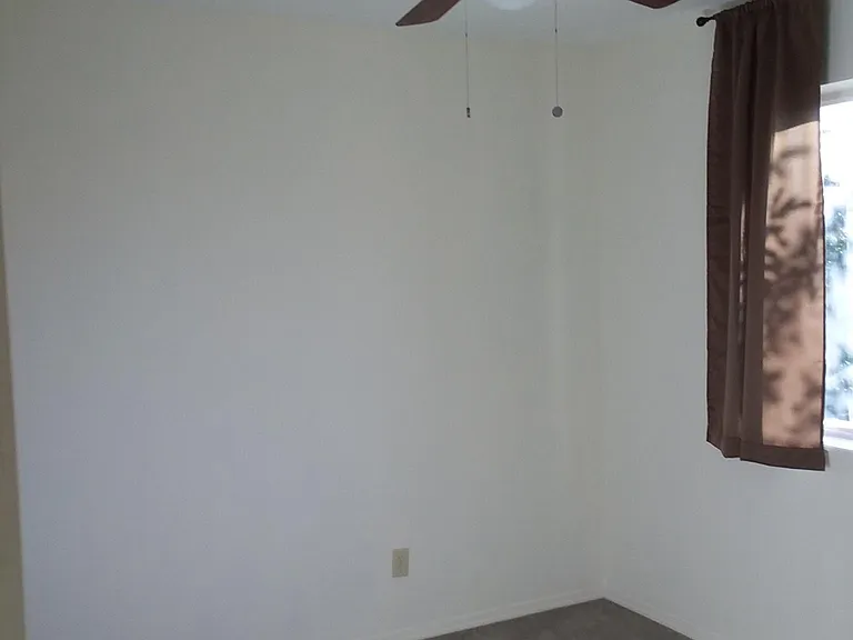 2311 Apple Ave — Photo 4