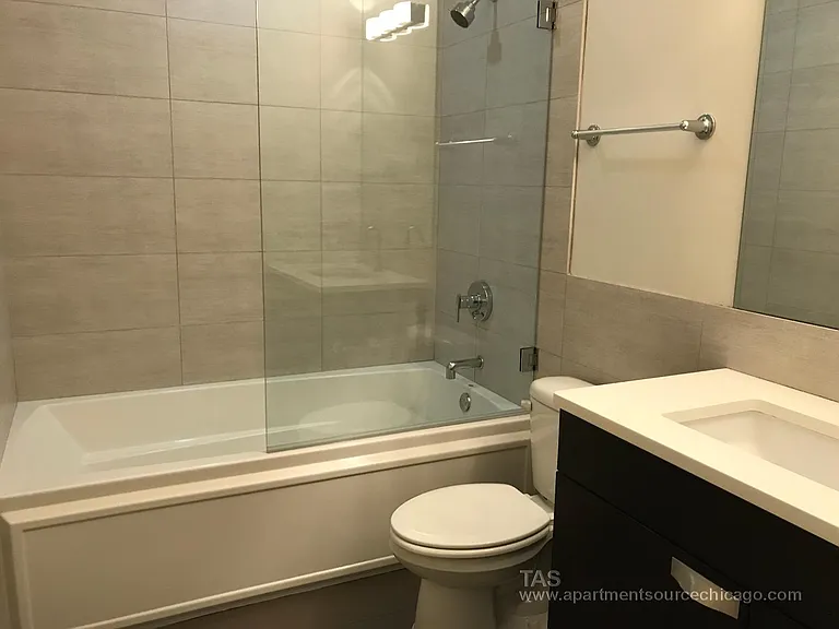 2127 W Division St #1 — Photo 11
