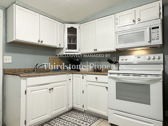 3rd image of 1228 Neva St