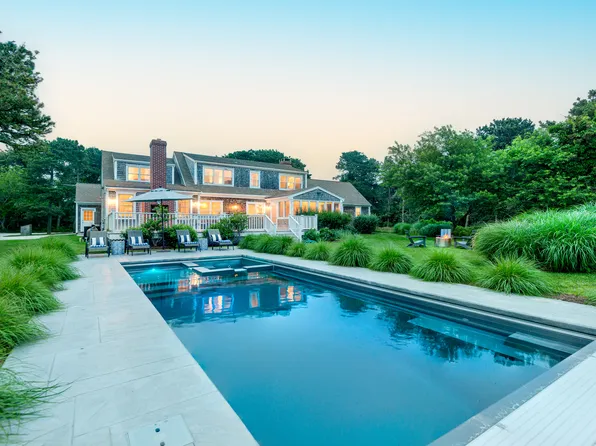 16 Gladlands Ave, Nantucket, MA 02554