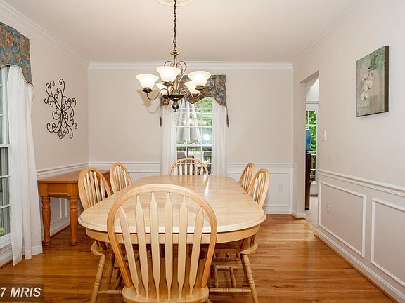 5th image of 6147 Summer Park Ln