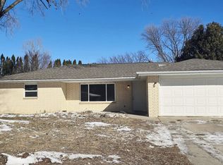 11 Parkwood Pl, Garner, IA 50438