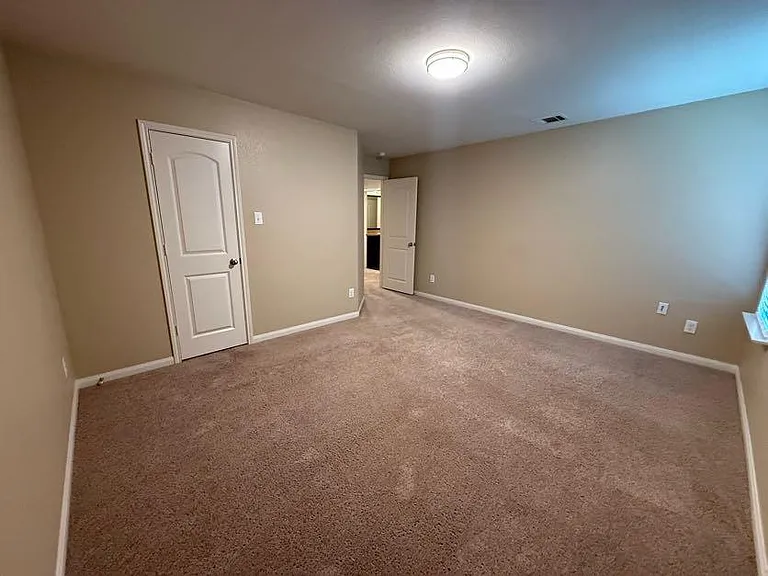 216 Continental Ave — Photo 24