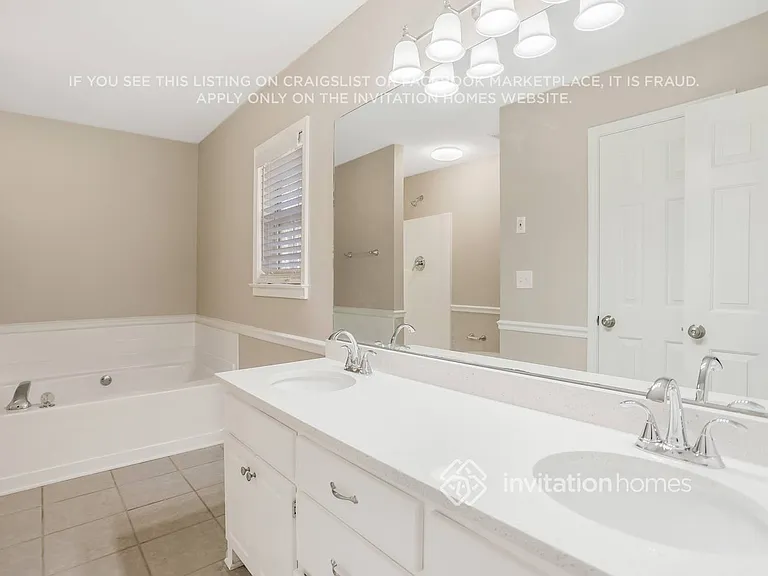 729 Country Lake Ct — Photo 15