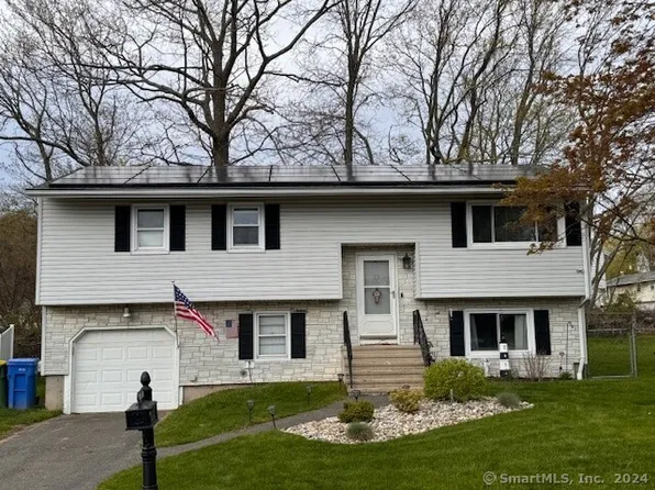 75 Brookfield Road, Waterbury, CT 06704