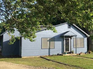 907 Hall St, Council Grove, KS 66846