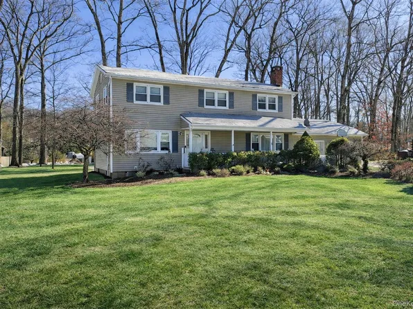 22 Palisades Court, Pomona, NY 10970