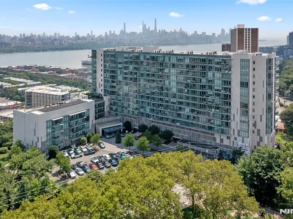 320 Adolphus Ave #1102, Cliffside Park, NJ 07010
