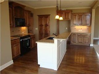 2nd image of 2800 E 62nd St