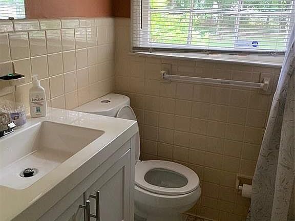 3rd image of 3420 Joseph Dr