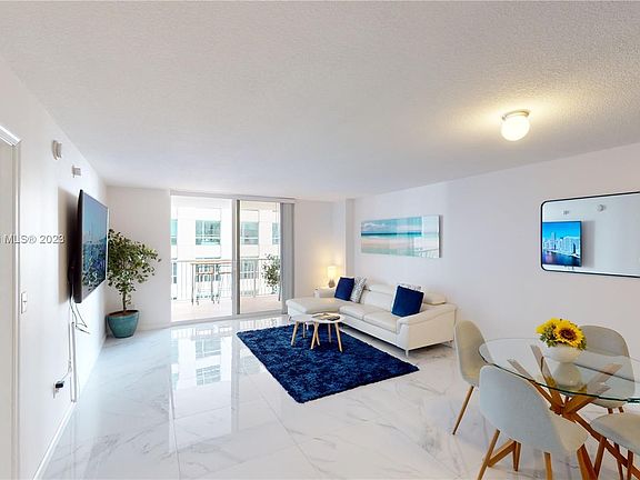 3rd image of 1200 Brickell Bay Dr APT 1908