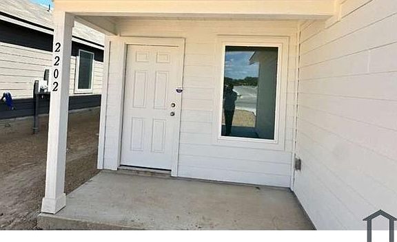 2nd image of 2202 Deer Point