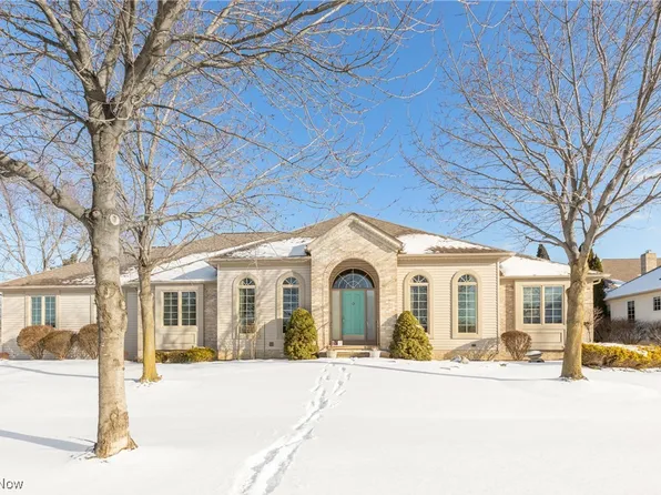 365 W Glen Eagle Dr, Cleveland, OH 44143