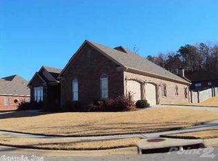 3700 Sterling Oaks Dr, Benton, AR 72019
