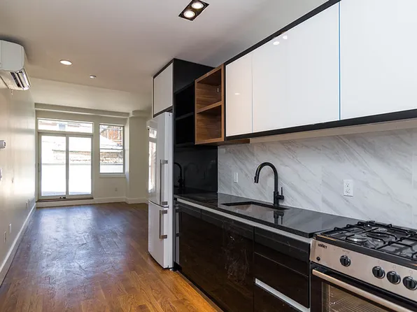 581 Ocean Parkway image 1 of 21