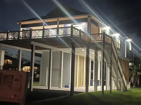 4411 Strand Ave, Port Bolivar, TX 77650