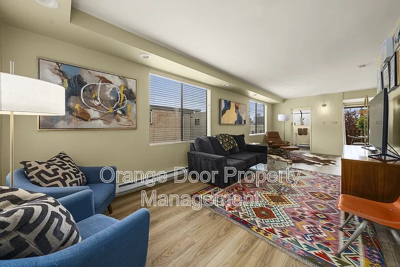 1 bed, 1.0 bath, 750 sqft, $3,500 — Photo 2