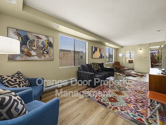2nd image of 561 Lee St #2