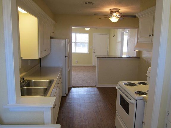 2nd image of 905 E Symmes St
