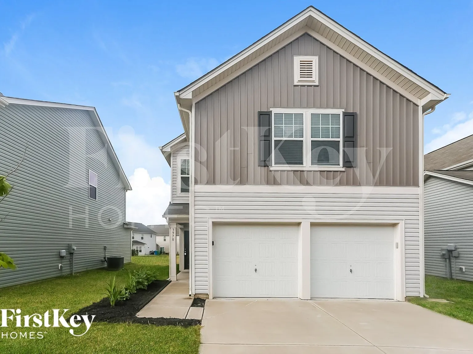 3 bed, 2.5 bath, 1720 sqft, $2,310 — Photo 2