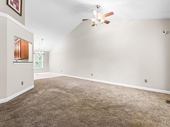 4th image of 3220 Eastridge Dr