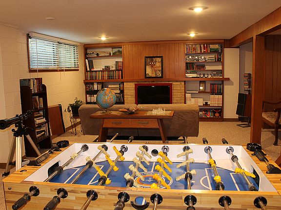 3rd image of 423 Paulson Dr