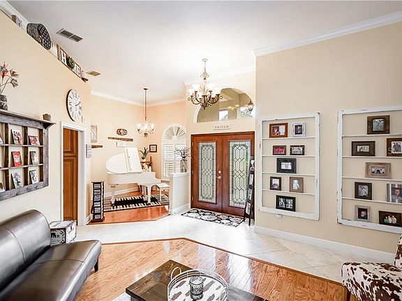 4th image of 2701 Aston Ave