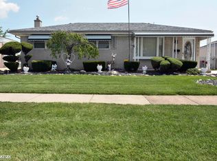 27662 Woodmont St, Roseville, MI 48066