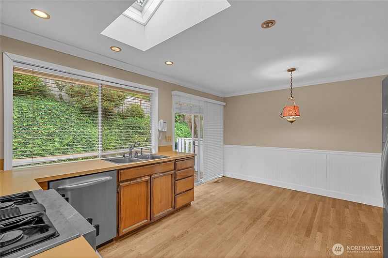 5th image of 15307 SE 43rd Place