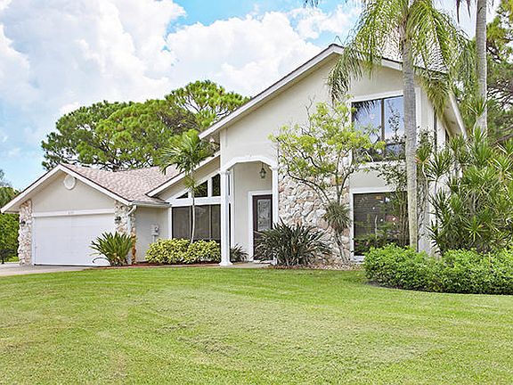 02_front_6137 Eagle's Nest Drive