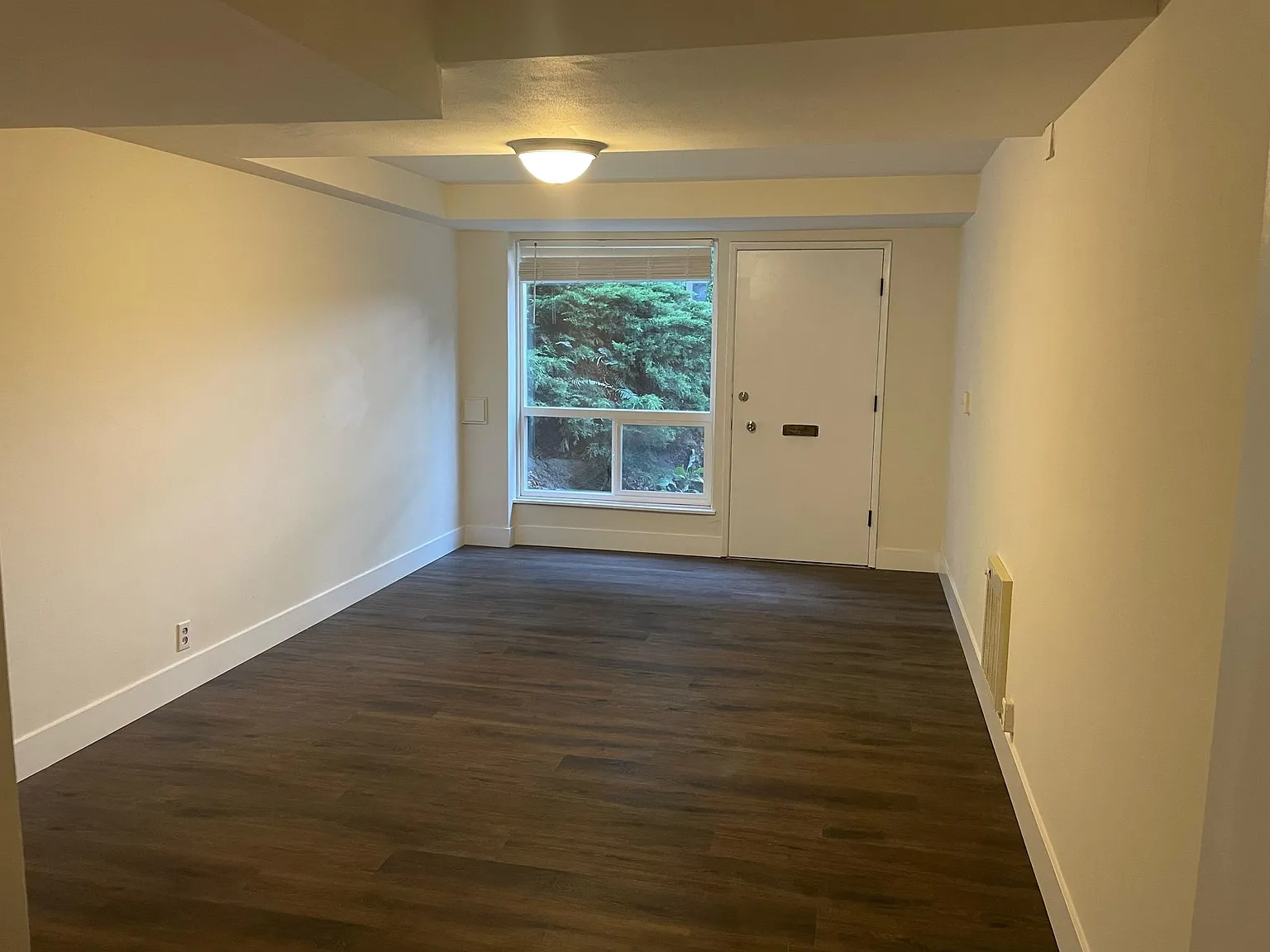 2 bed, 1200 sqft, $2,100 — Photo 4