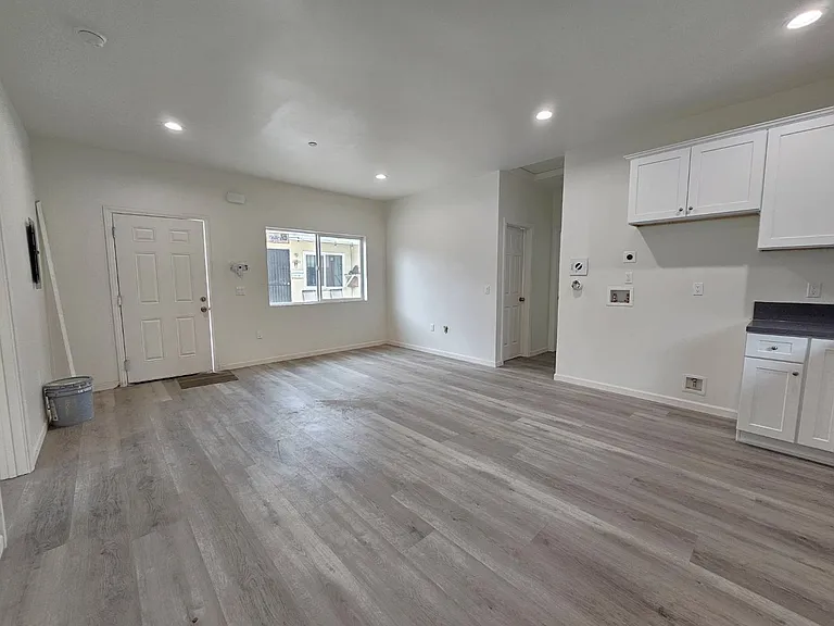 10812 E Klingerman St #3/4 — Photo 5