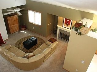 2293D Circle Rdg, Delafield, WI 53018