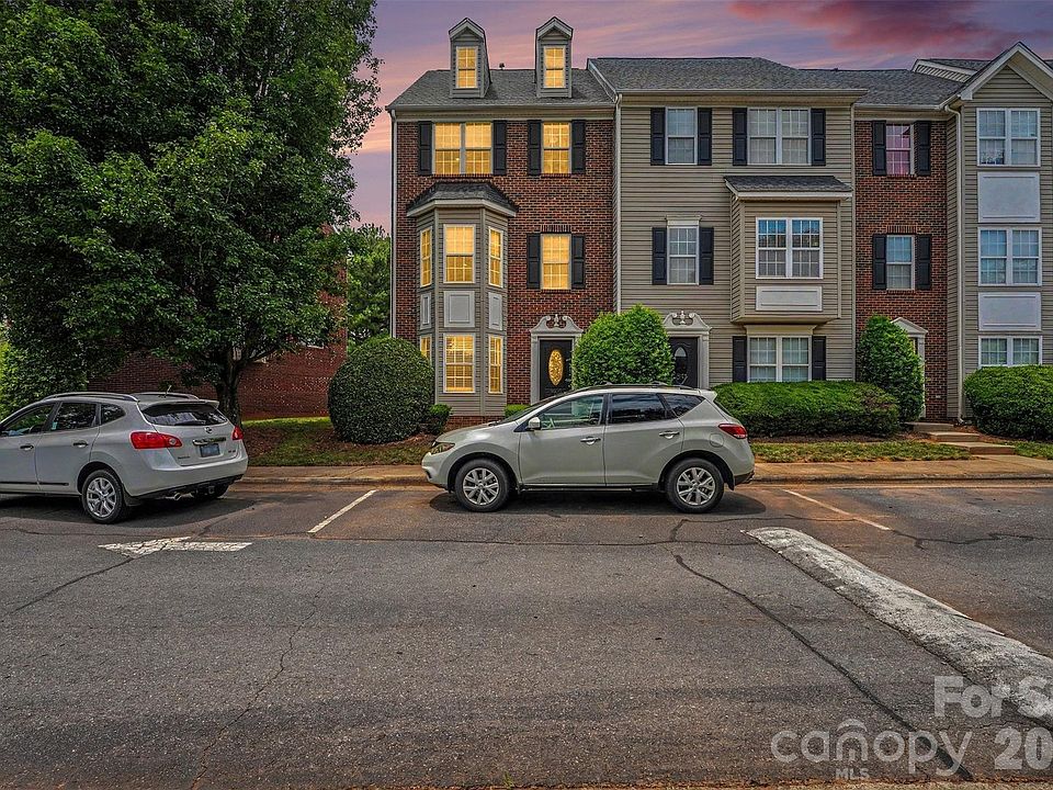 1st image of 9866 Treeside Ln