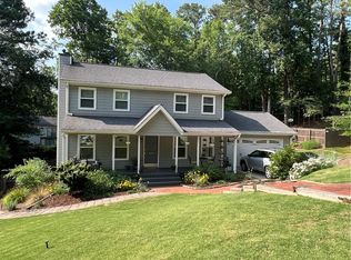 160 Roswell Farms Ln, Roswell, GA 30075