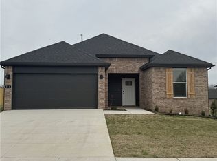 364 N Gaggle Rd, Farmington, AR 72730