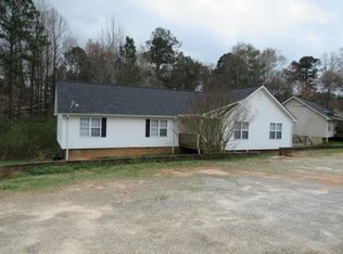 2325 Shady Grove Rd #B, Carrollton, GA 30116