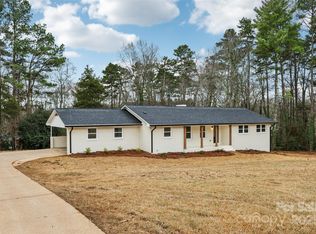 246 E Church St, New London, NC 28127