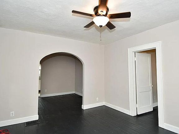 3rd image of 1422 N Livingston Ave