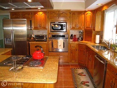 gourmet kitchen