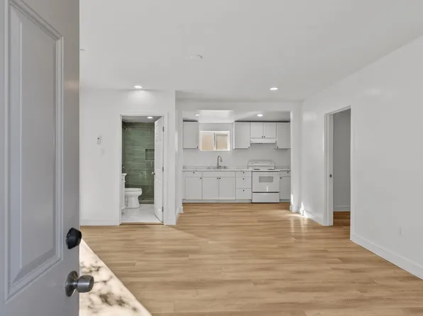 5653 Buffalo Ave, Van Nuys, CA 91401