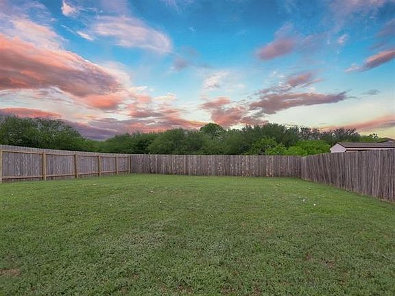 3rd image of 1031 Shadow Creek Blvd