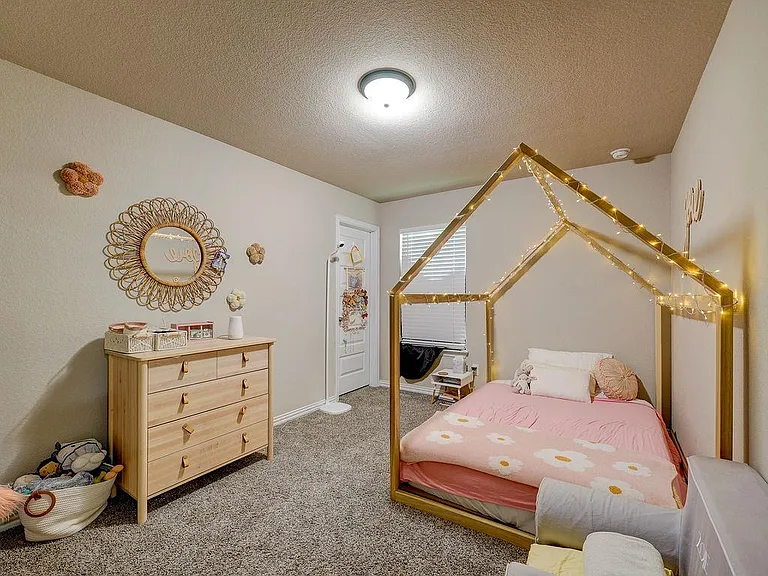4140 Van Ness Ave — Photo 20
