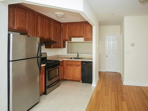 2nd image of 135-32 Coolidge Ave #2E
