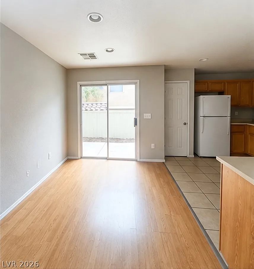 5 bed, 3.0 bath, 1937 sqft, $2,650 — Photo 3