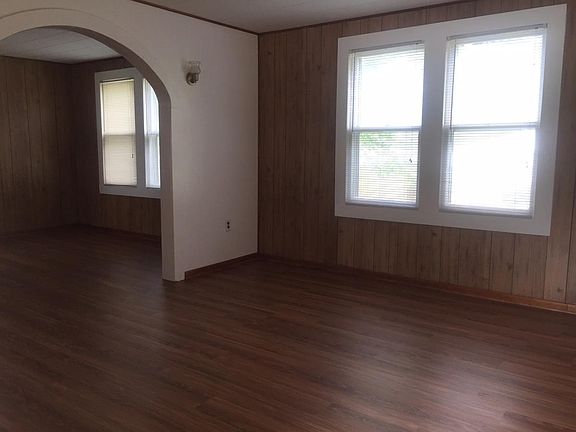 1ST LIVING AREA